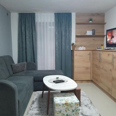 Apartmani Bet Gradacac 1 Maj Broj 24 Dış mekan fotoğraf